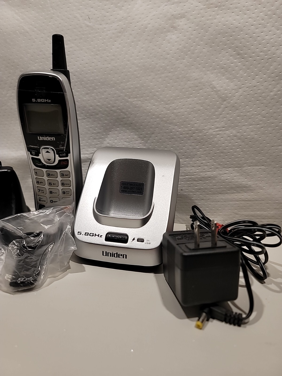 UNIDEN EXI8560 5.8 GHz CORDLESS PHONE CALLER ID / WAITING SPEAKERPHONE