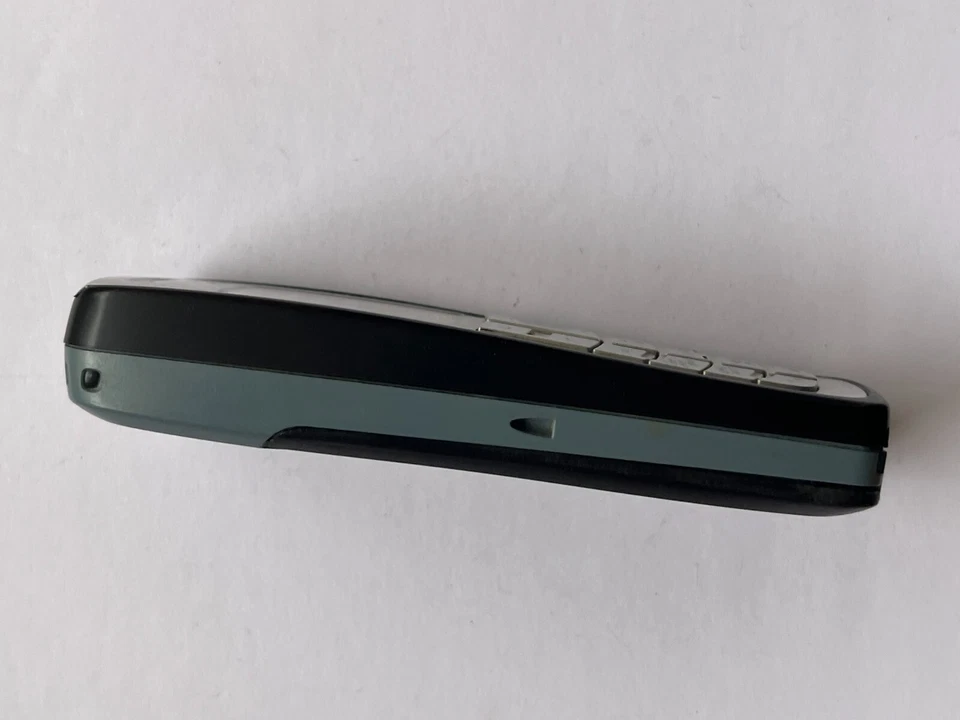 Nokia 3120 -  Black (Unlocked) - Image 4 of 4