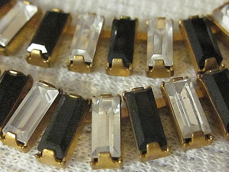 Pies De Colección 8x3mm RARO Swarovski JET CRISTAL Baguette Estrás Cadena Latón Ajuste Foto 2 de 4