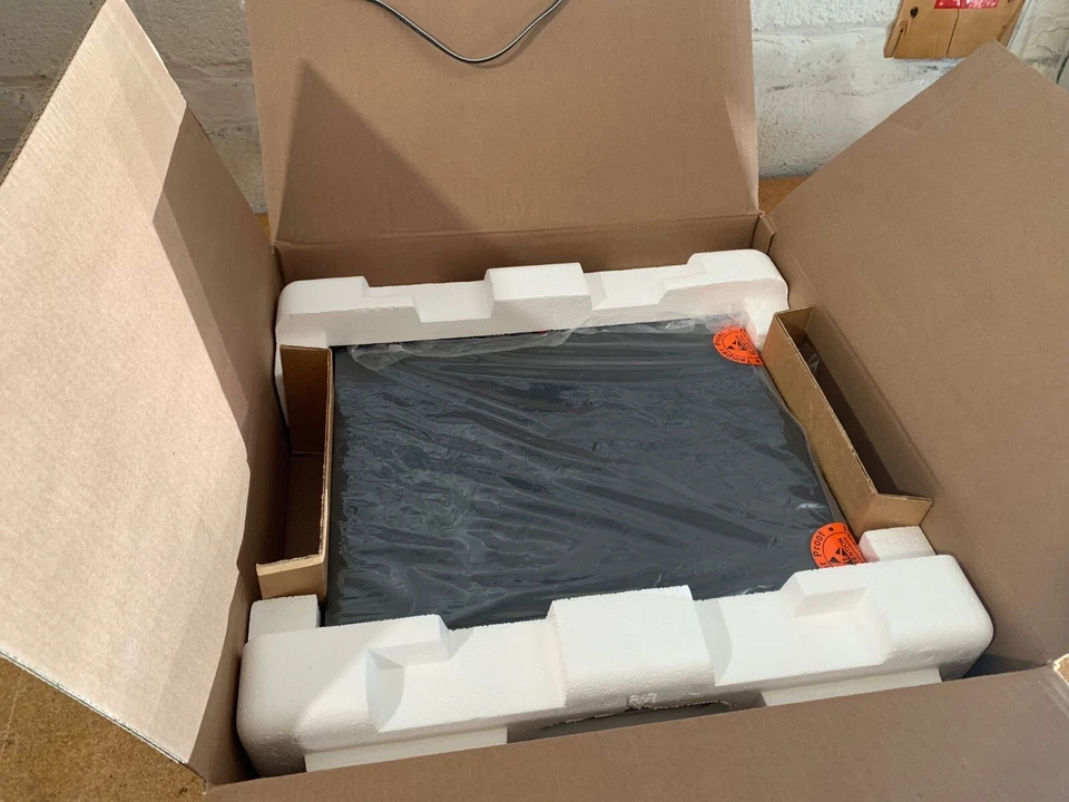 NUEVO ABIERTO Router Cisco ISR4331-VSEC/K9 Sin emisión de CPU LICENCIA UC y SEC PVDM4-32 Foto 4 de 4