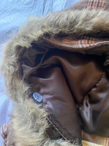 Nori Brown Plaid Vest Jacket Fur Hood Lining Removable Fur on Hood Size Medium - Picture 6 of 20