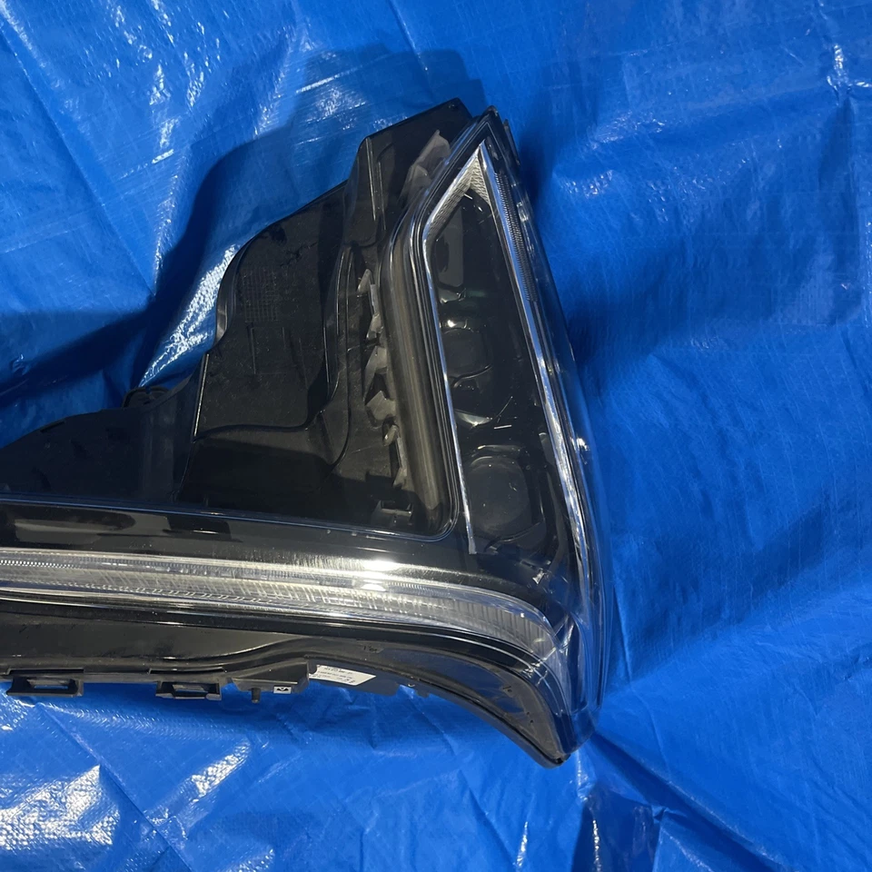 Cadillac CT6 2019 2020 faro izquierdo izquierdo izquierdo lado del conductor OEM LED sin curvas Foto 3 de 4