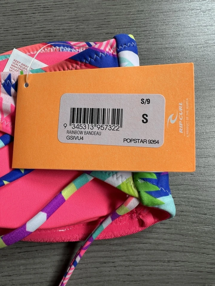 Damen Bikini Oberteil neon Größe S mit A/B-Cup Rip Curl Popstar anprobiert - Bild 4 von 4