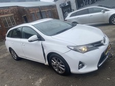 TOYOTA AURIS ESTATE MK2 2014 2.0 DIESEL 1ND-TV 6 SPEED MANUAL 040 BREAKING