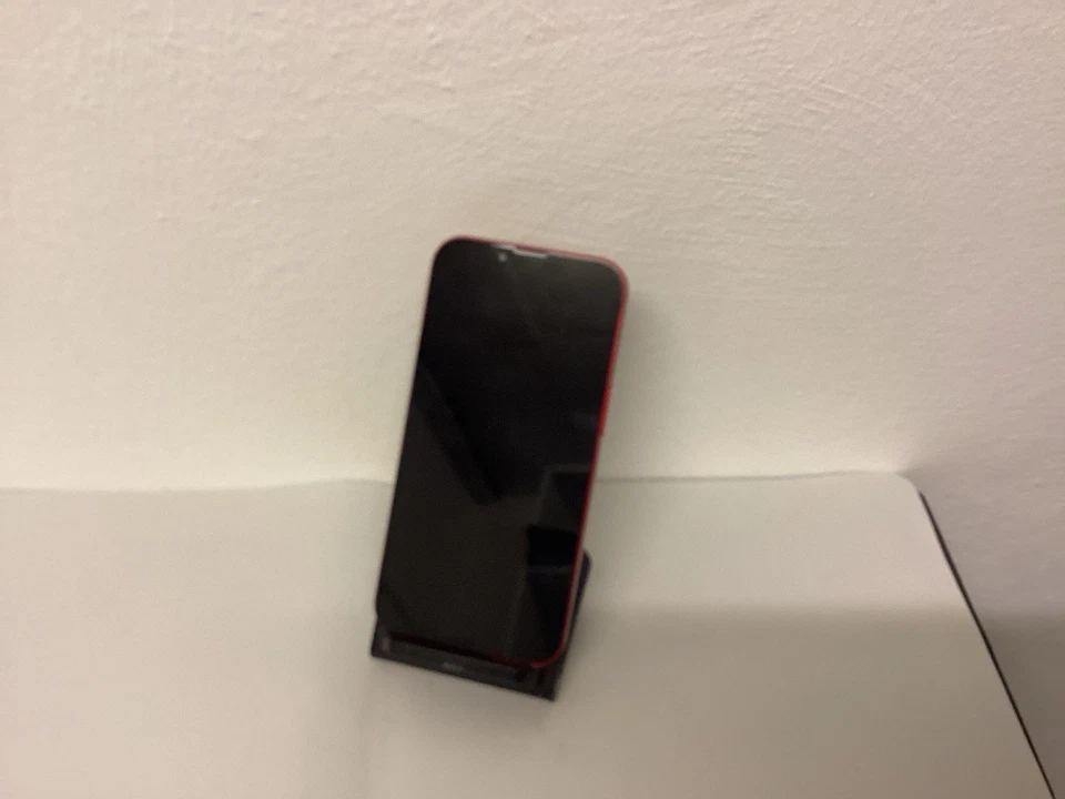 Apple iPhone 13 Rot Defekt - Bild 1 von 4