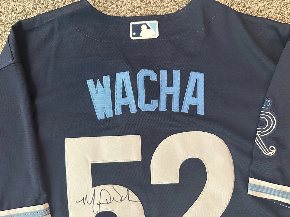 Camiseta firmada por Michael Wacha de los Reales de Kansas City autenticación de la JSA Foto 3 de 4