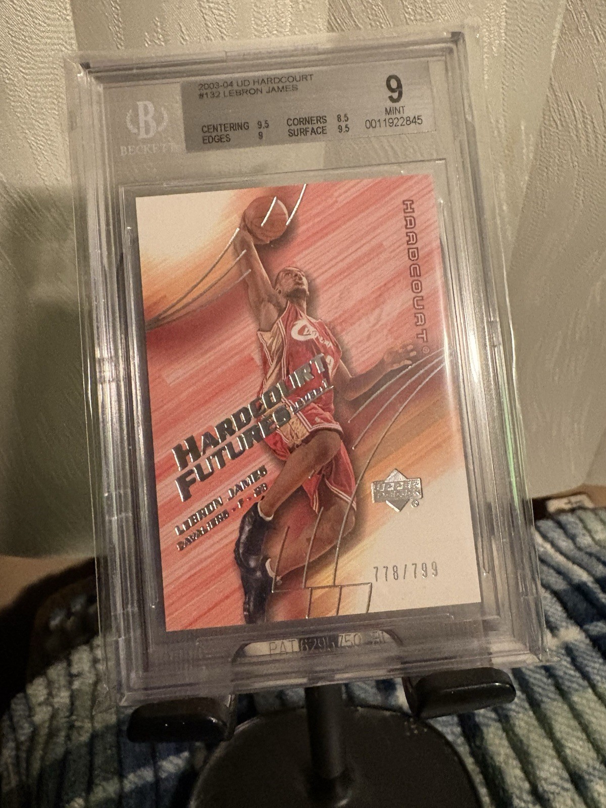 2003-04 Upper Deck Hardcourt - Hardcourt Futures LeBron James #132 /799 (RC)