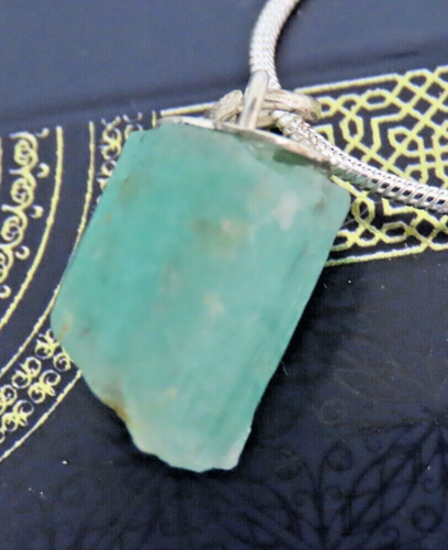 Colgante de plata de ley 925 con hexagono de esmeralda natural en bruto - Imagen 12 de 12