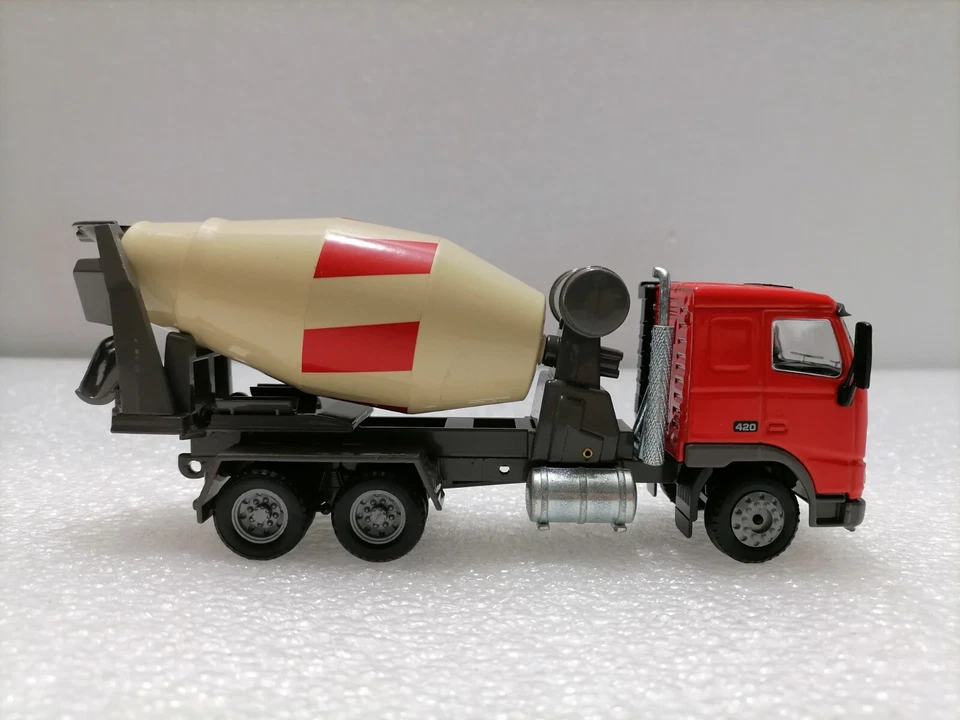 Truck VOLVO FH12 Cement Mixer  - Vintage 1:50 Scale , Joal Made in Spain 1980s - Image 3 of 4
