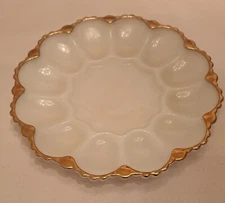 Vtg Christmas Anchor Hocking 22 Kt Gold Trim Milk Glass Deviled Egg Platter 10"