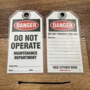 Idesco Safety T1-71 Lockout Tags (Pack of 6) Danger Do Not Operate w Zip Ties