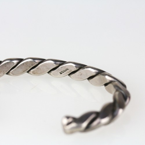 Old Navajo Sterling Silver Carinated Twist Wire Cuff Bracelet - Picture 4 of 5