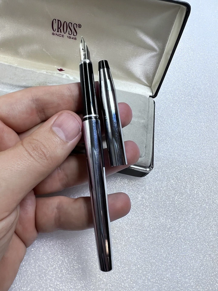 Pluma Estilográfica CROSS Cromo Acero Inoxidable con Estuche Foto 4 de 4