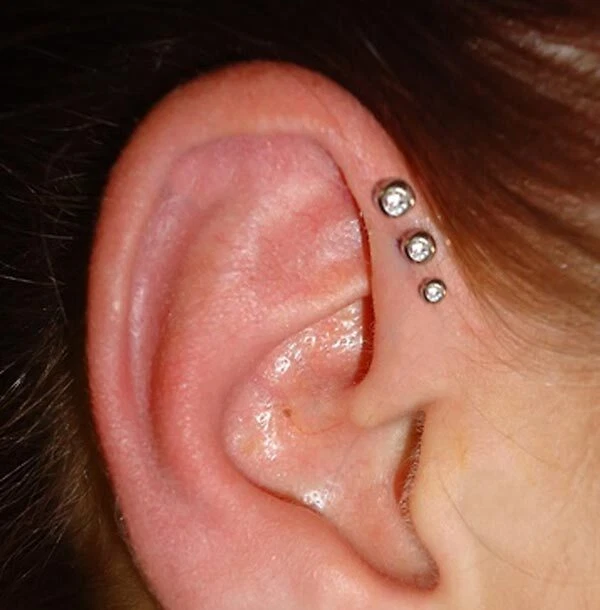 Brincos de nariz com pino de tom dourado transparente CZ 2,3,4 ou 5 mm 18G 1/4 - Imagem 3 de 3