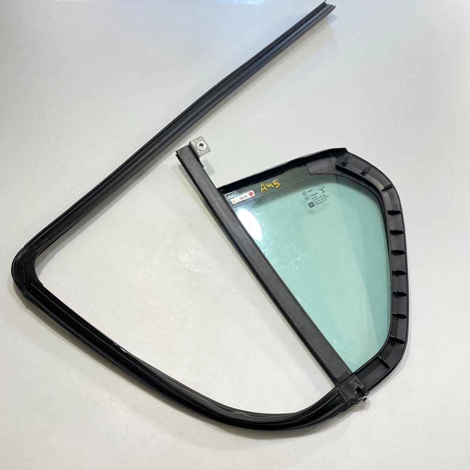 2013-2022 CHEVROLET TRAX FRONT LEFT SIDE DOOR CORNER GLASS WEATHERSTRIP SEAL OEM - Image 2 of 4
