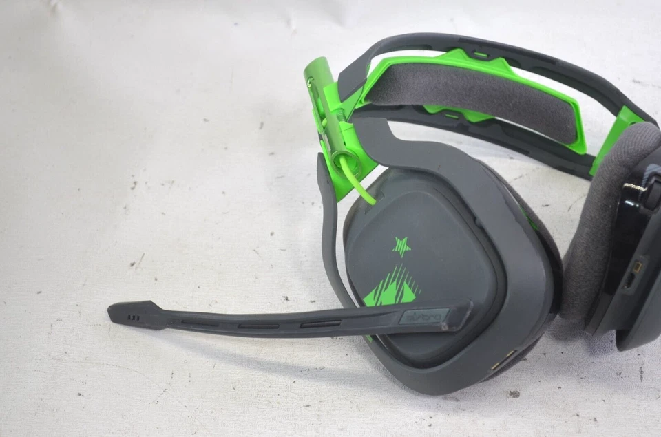 Auriculares inalámbricos para juegos Astro A50 gris/verde SOLO Foto 2 de 4
