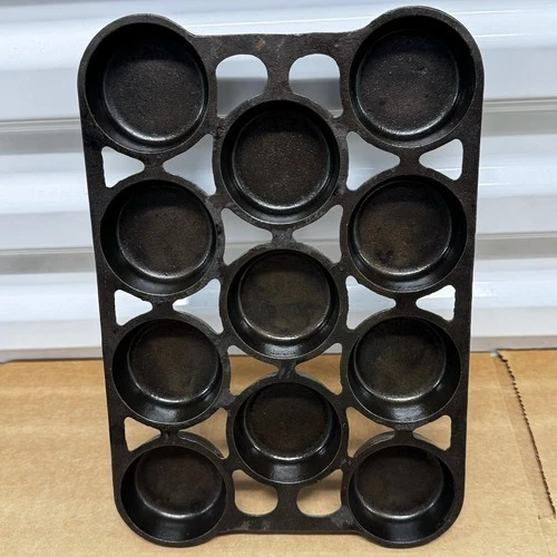 Griswold Erie PA 951 No 12 Cast Iron 11 Cup Gem Baking Pan Slant Logo Rare