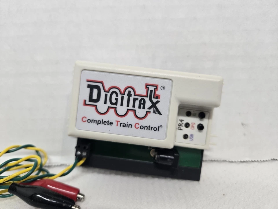 Digitrax PR4 DCC 4-Block Occupancy Detector - Image 2 of 4