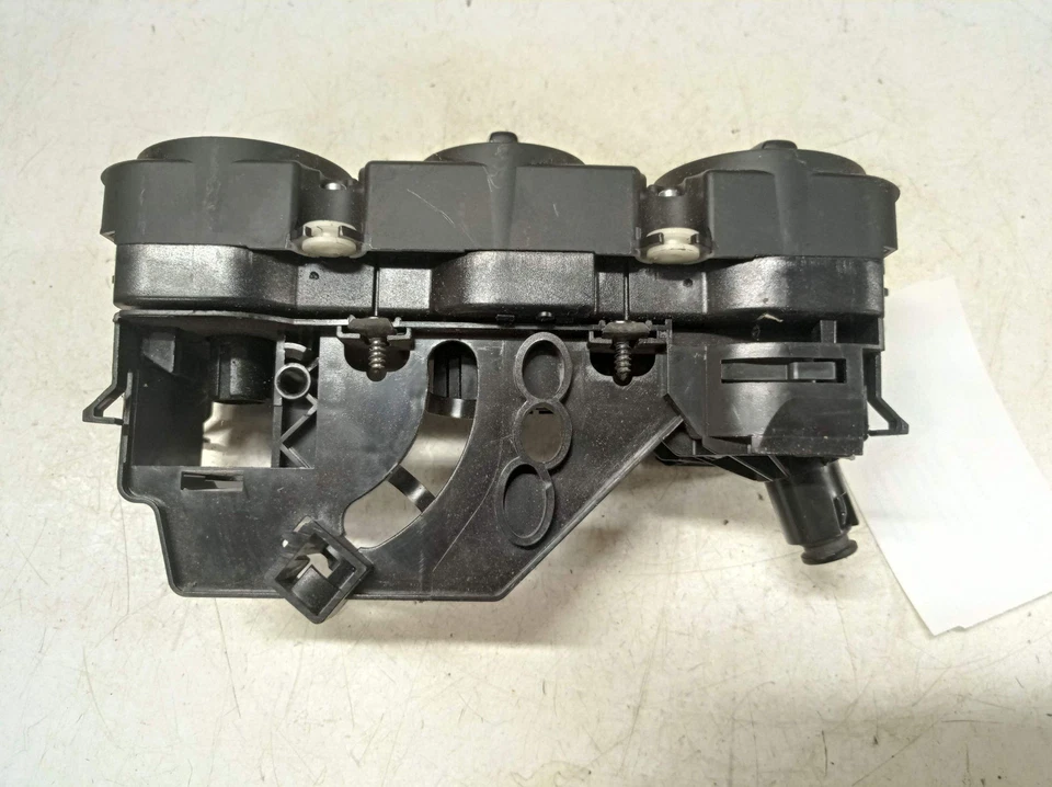 VW GOLF IV Variant 1J5 Altre Centraline 1.6 Benzina 2004 28649423 - Immagine 2 di 4