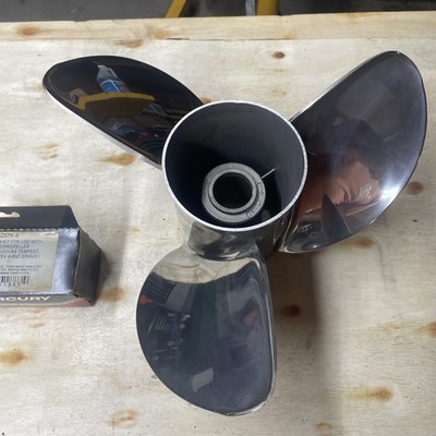 Mercury Tempest Plus Prop 14 5/8x25P Propeller 825866A47 / 8M0151386