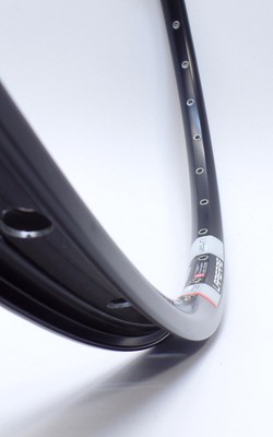 2x Mach1 630 Disc 26/" Felge ////NEU//// Lapierre 559x21c 36 Loch Rot