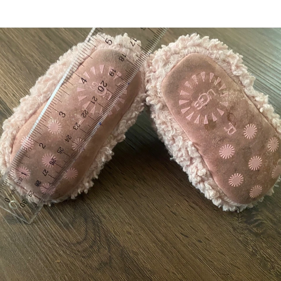 UGG Bebé Talla 2/3 Botines Bixbee Rosa Difuso Cálido Zapatos Infantil Talla Bueno Usado Foto 2 de 4