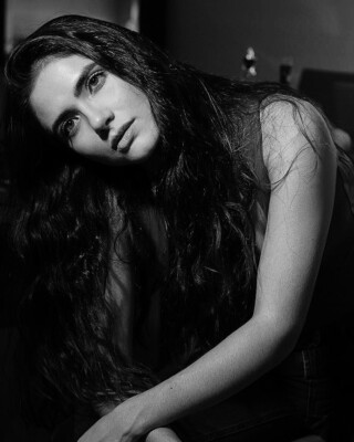 ARIENNE MANDI 8x10 PHOTO *