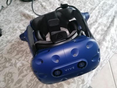 HTC Vive Pro HMD OLED Virtual Reality VR Headset ungetestet