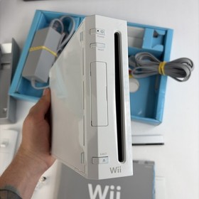 White Nintendo Wii With Wii Sports Console Complete System In Box CIB