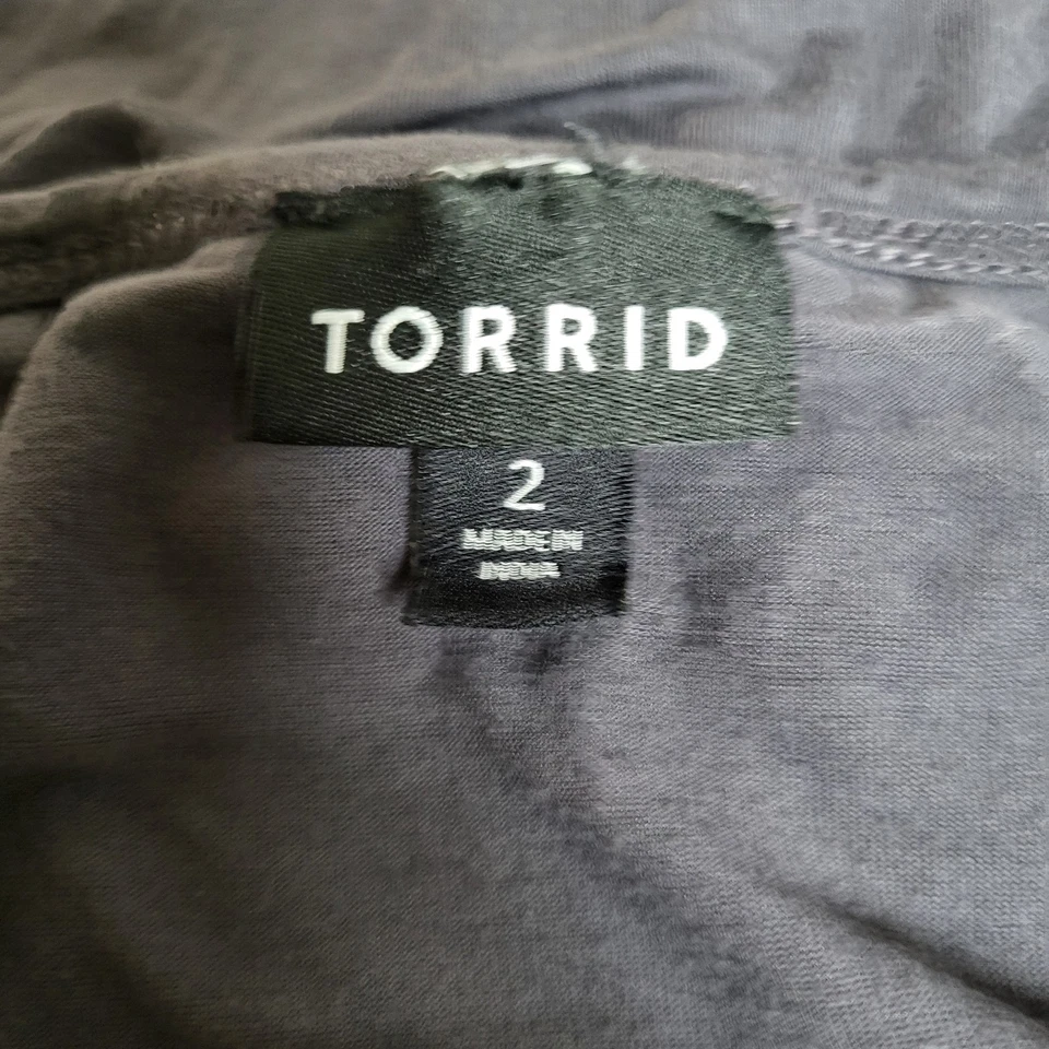 Blusa Torrid Mujer 2 Carbón Floral Bordado Cuello en V Pullover Foto 3 de 4