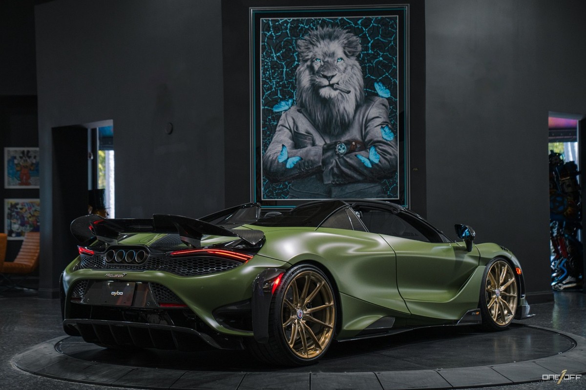 2022 McLaren 765LT MSO MATTE URBAN GREEN $570,000 MSRP + $50.000