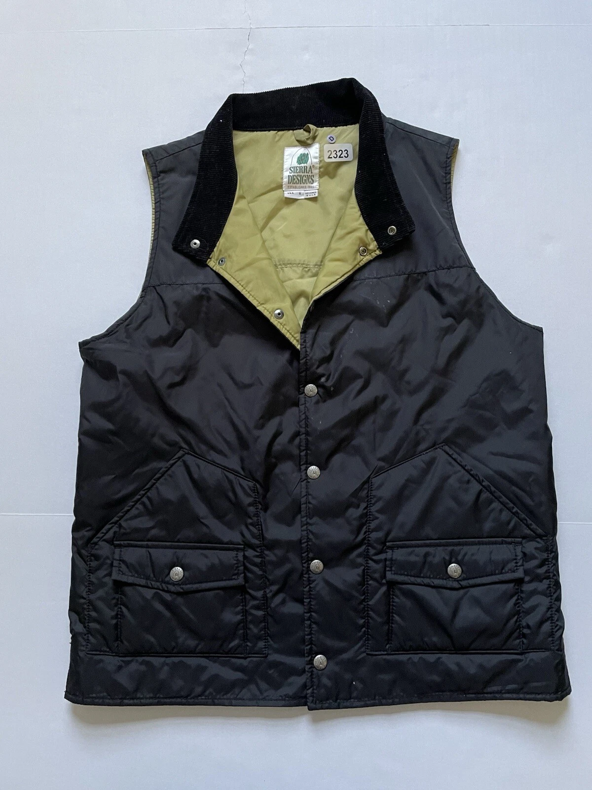 Vintage Sierra Designs Vest Mens S Black Corduroy Collar Snap Front Runs Big