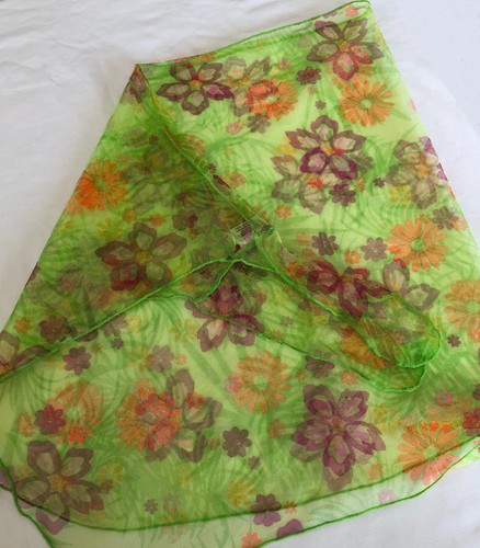 Falda Pareo Fluorescente Verde con Flores De Playa Transparente Talla Un (VFJ081 - Imagen 8 de 9