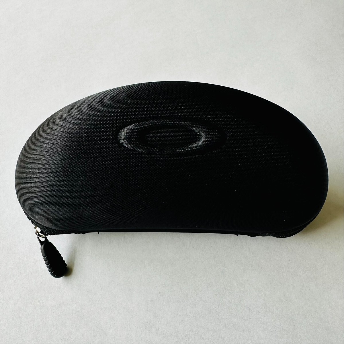は Authentic Oakley Frogskins Soft Vault Sunglass Case Black Hard