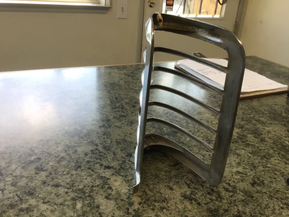 Bisel de lámpara de estacionamiento derecho D54B-13236 1975-1977 Mercury Monarch usado Foto 4 de 4