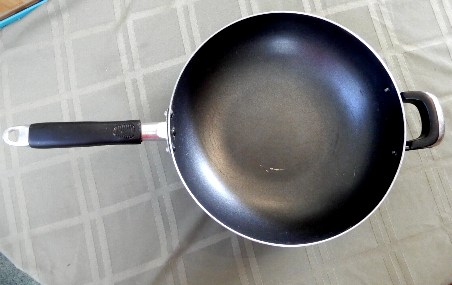 NON-STICK WOK FRYING PAN Kitchen Pot 12" Diameter 3 1/2" D ROYAL COOK COOKWARE