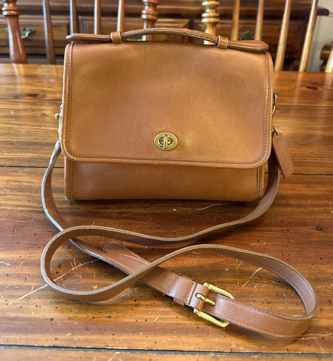 Sale GUCCI Vintage Black Leather Shoulder / Crossbody Bag.,  UK