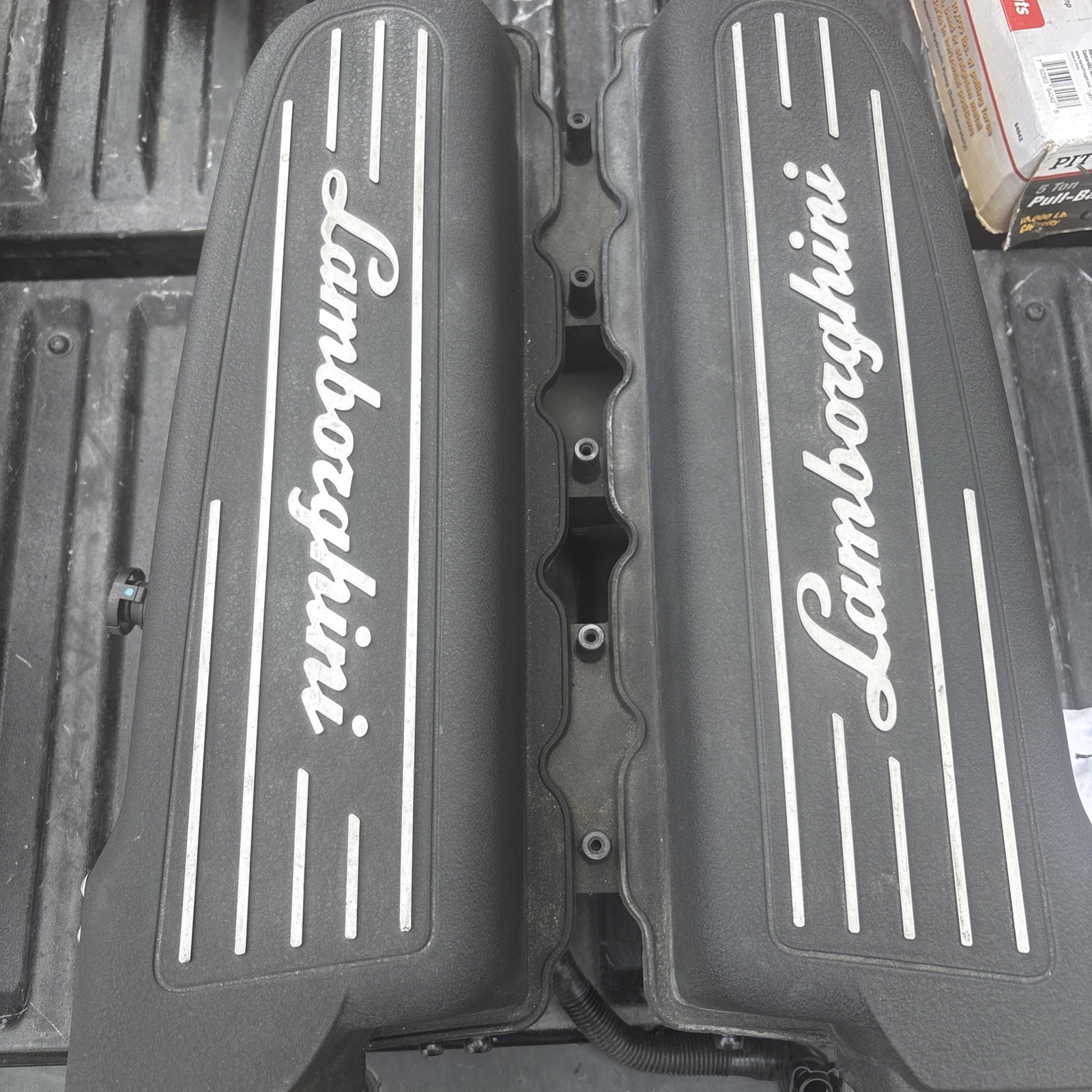 Lamborghini Huracan Performante Intake Manifold ( 07L133185AC)