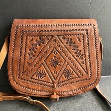 VTG Tooled Leather Crossbody Brown Adjustable Strap Purse Bag Flap Closure READ