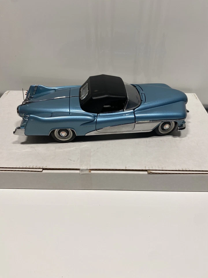 1:24 Franklin Mint 1951 Buick Lesabre Show Car - Image 3 of 4