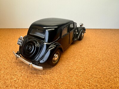Bburago Citroën 15CV TA from 1938 Diecast Model Scale 1/24