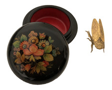 Vintage Black Lacquer Round Trinket Holder+Gold Colored Grasshopper+Gift Bag!!!