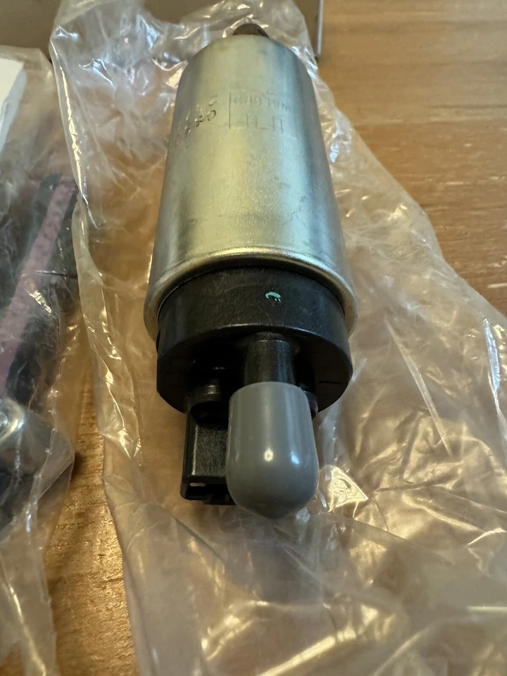 Edelbrock parte #17937 alta presión 255 litros/h bomba de combustible en tanque Acura Integra Foto 3 de 4