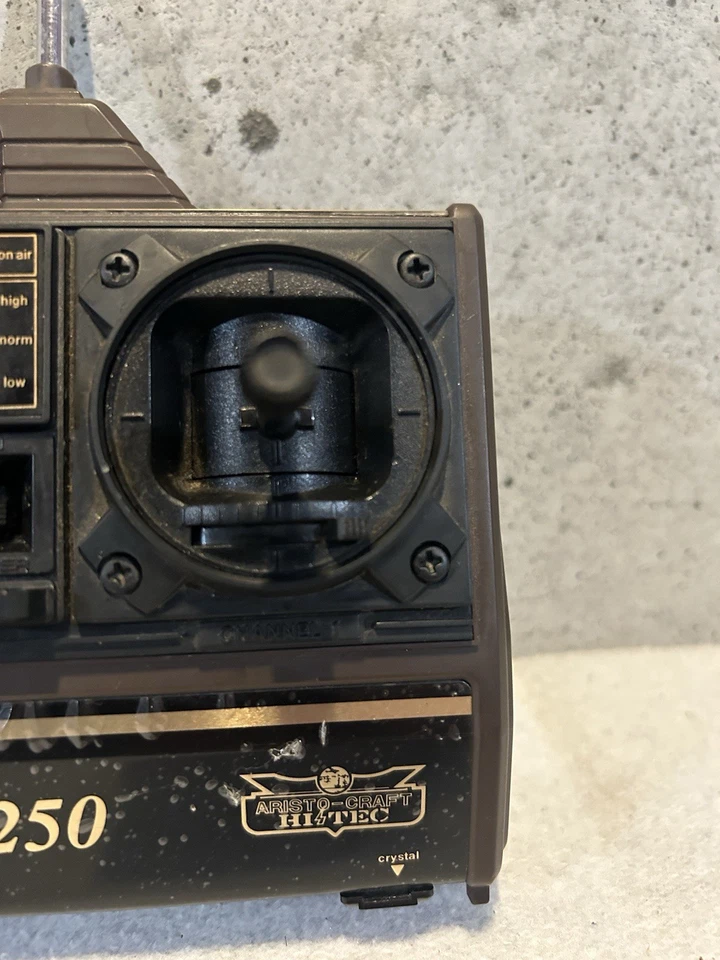 Aristocraft Hi-Tech Challenger 250 *Encendido* Limpio Foto 3 de 4