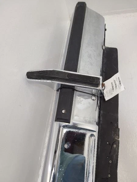 90-91 BLAZER JIMMY Full Size Front Bumper Chrome With Guards - Image 3 of 4