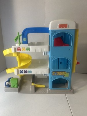 Fisher-Price Little People Wheelies The Helpful Neighbor's Garage