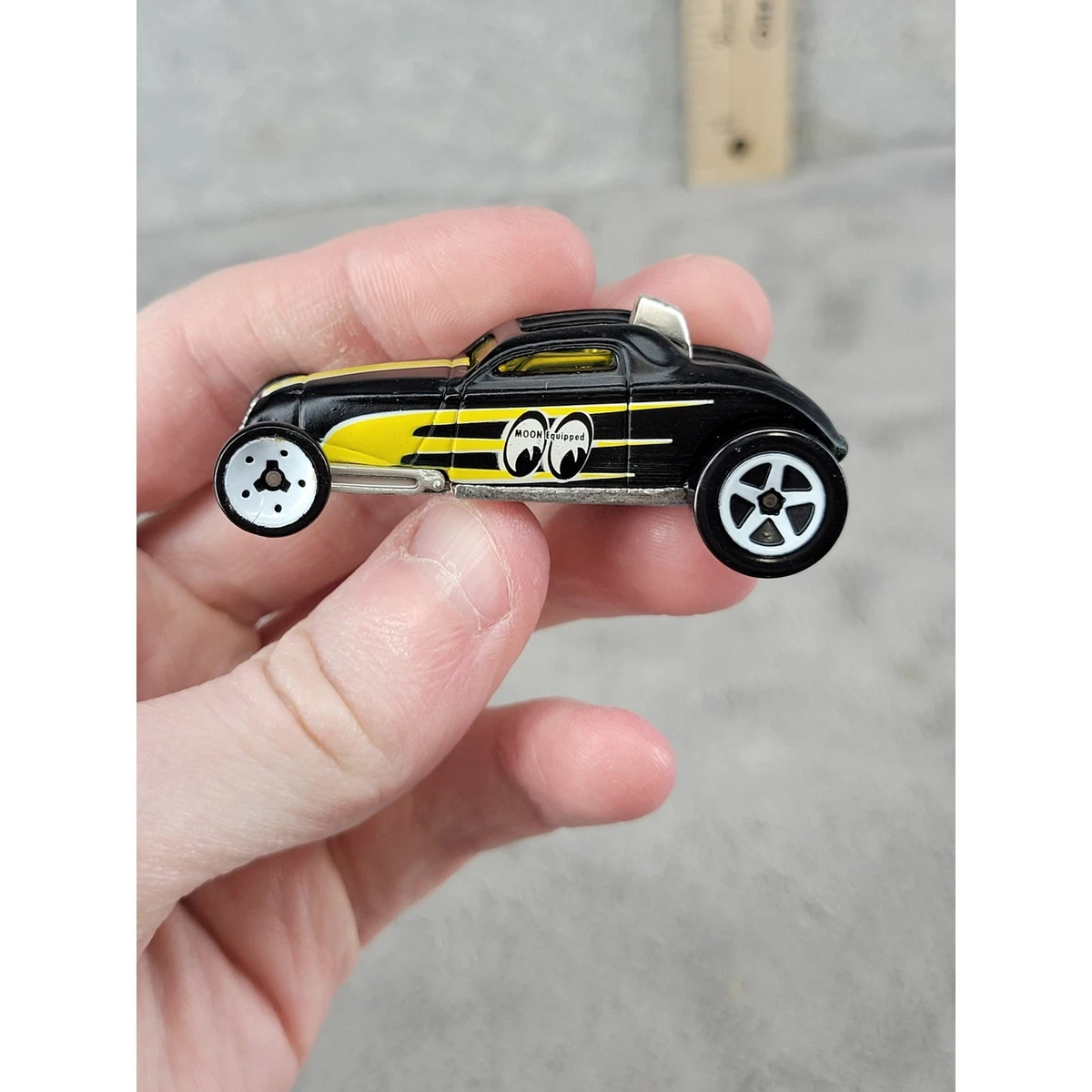 Hot Wheels 2000 Vehicle Year Vintage Manufacture Diecast Cars