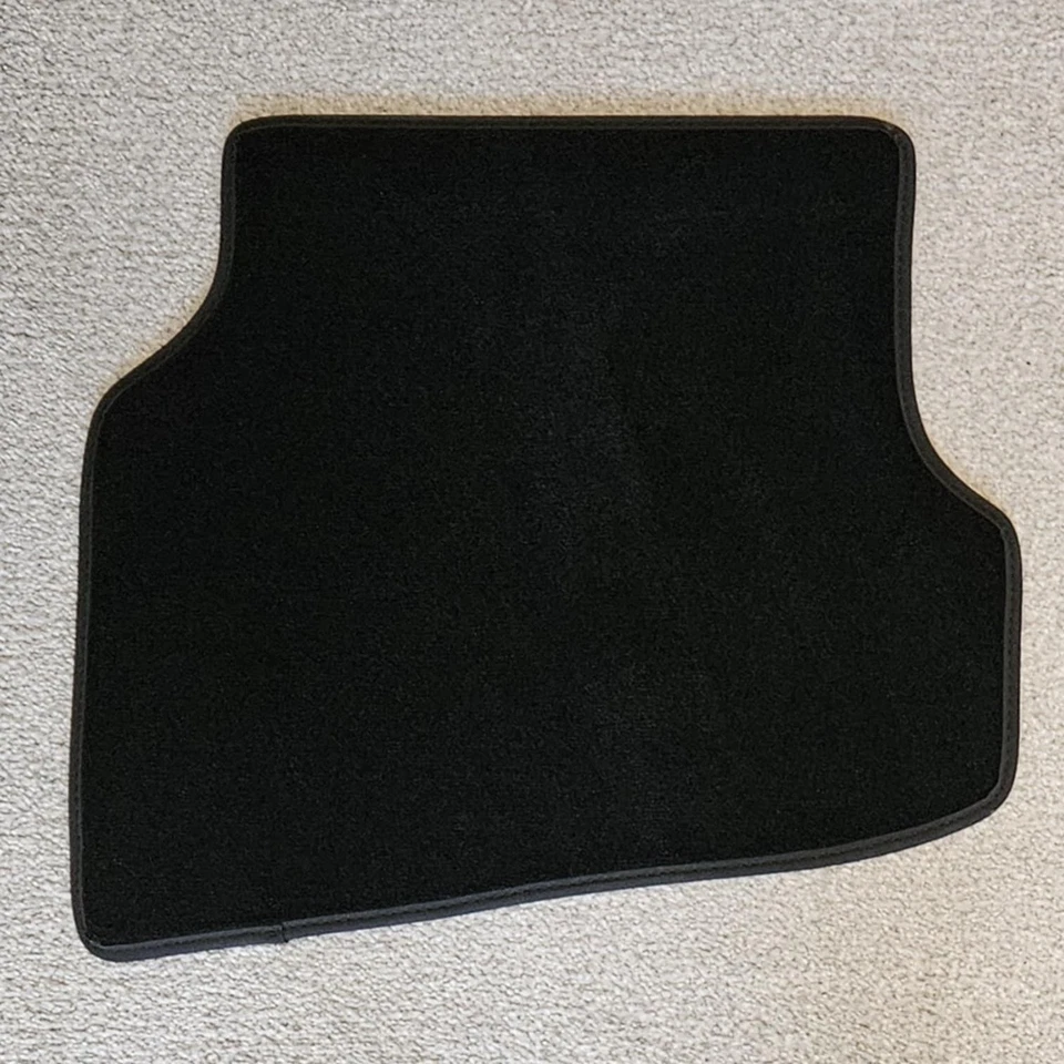 VW Polo Mk5 2009-17 car mats REAR ONLY Halfords Premium Carpet FREE POSTAGE - Image 3 of 3