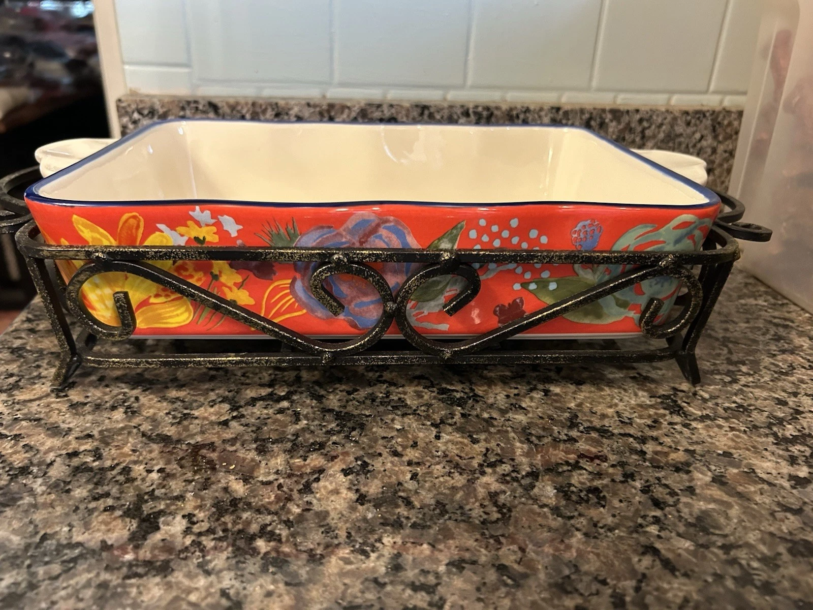 Pioneer Woman Durable Floral Medley Baking Rectangular With Metal Cooling Rack
Opens in a new window