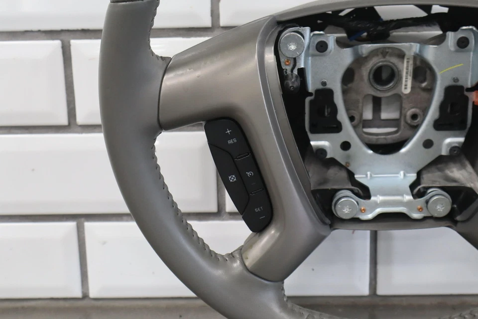 09-13 Chevy Avalanche Tahoe Suburban Titanio Cuero Volante OEM Foto 3 de 4